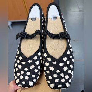 Vivaia shoes size US 8